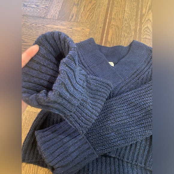 CHUNKY NAVY SWEATER - Picture 2 of 3